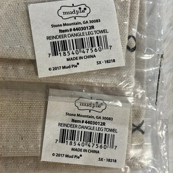 MUDPIE Set Of 2 Christmas HandTowels NEW Embroidered 3D Reindeer Dangle Leg Gift - Picture 14 of 14